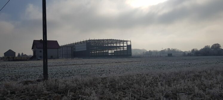 Budynek gospodarczy z płyty warstwowej